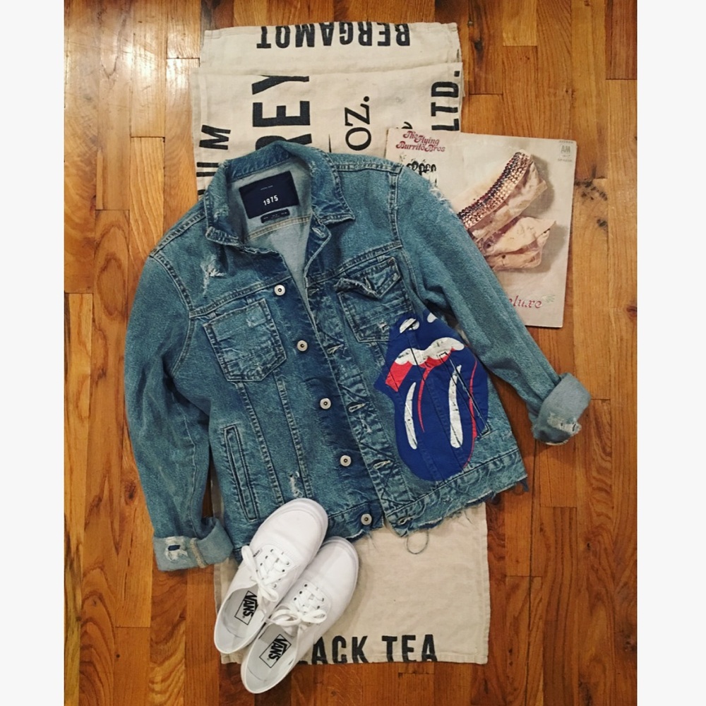 🎶 Zara Rolling Stones Denim Jacket